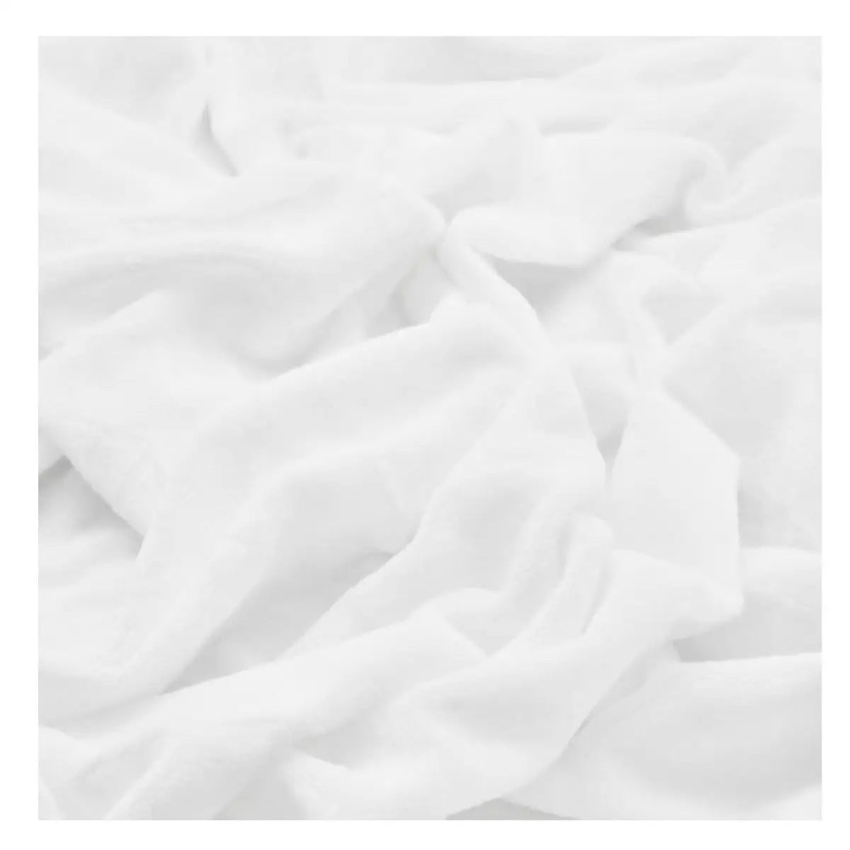 Close-up van een wit kinderhoeslaken gemaakt van zacht velvet materiaal. De stof heeft een fluweelachtige textuur met een subtiele glans, wat zorgt voor een luxe en comfortabele uitstraling.
foto: stof kinderhoeslaken 90x200 wit